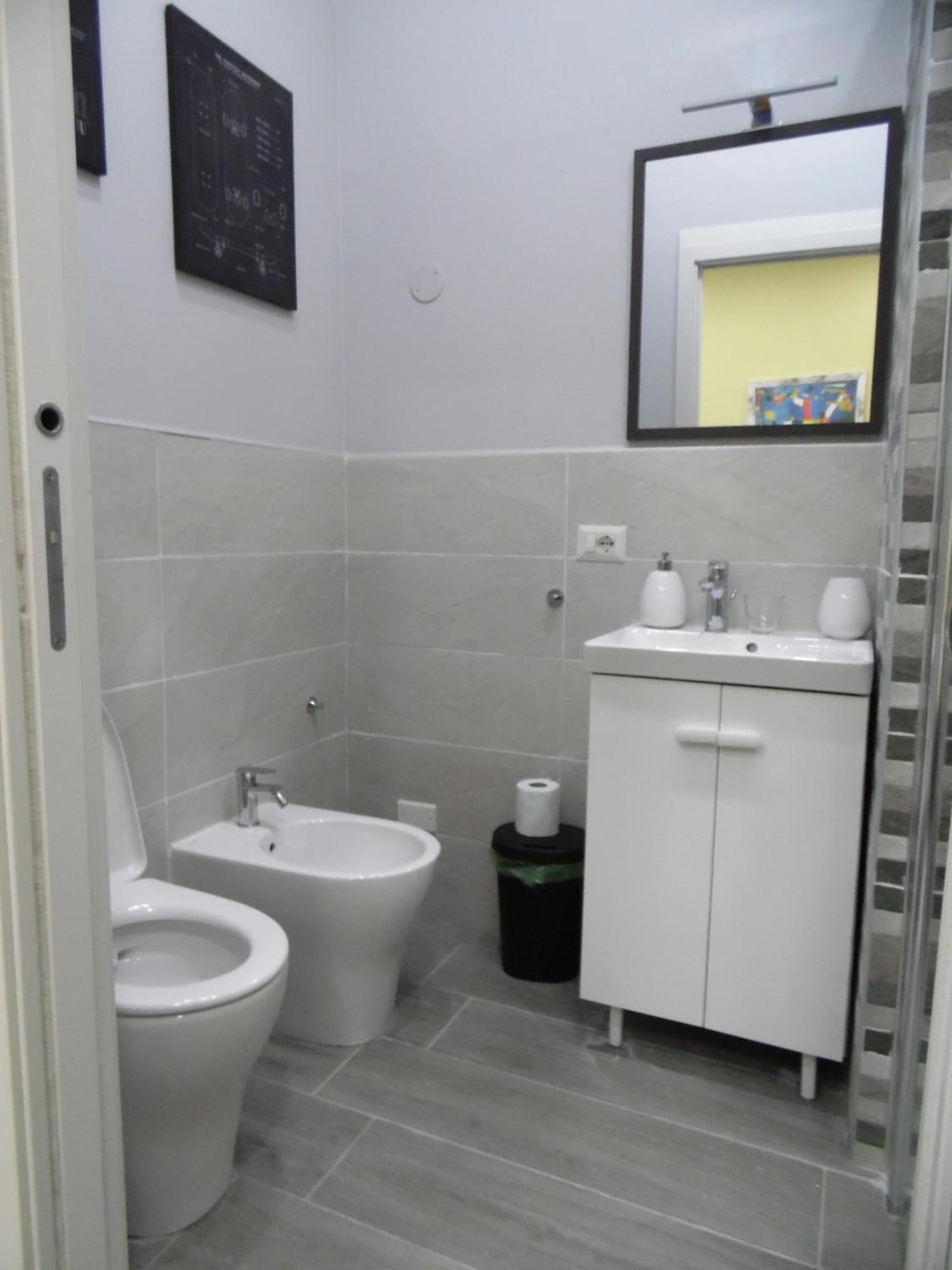 Mithra Apartment Centro Storico Napels Buitenkant foto